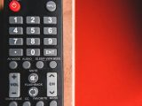 OLED do filmów i grania – kiedy warto wybrać telewizor z perfekcyjną czernią?