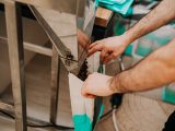 Pakowaczka pionowa – wydajne pakowanie produktów sypkich i granulowanych w praktyce przemysłowej